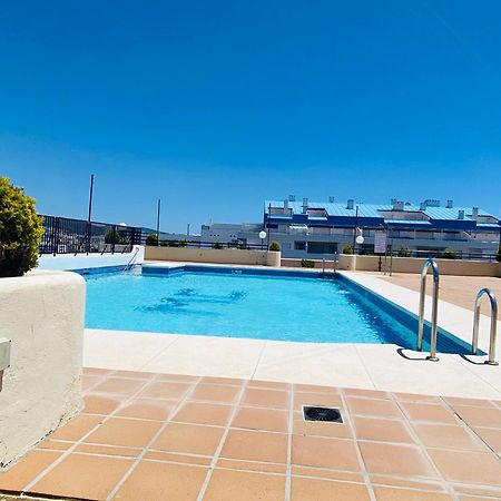 Apartment On The First Line Of The Sea With A View And Free Parking Marbella Exterior foto