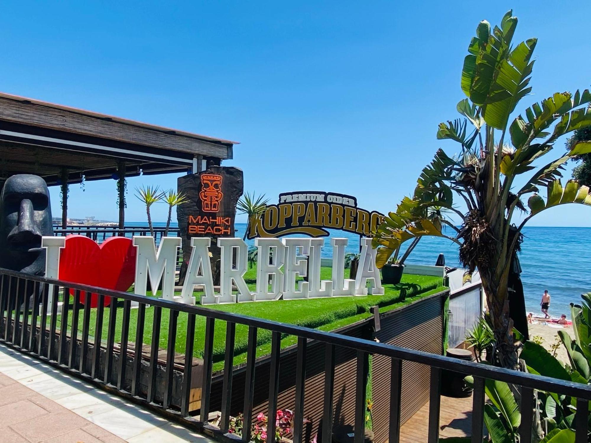 Apartment On The First Line Of The Sea With A View And Free Parking Marbella Exterior foto