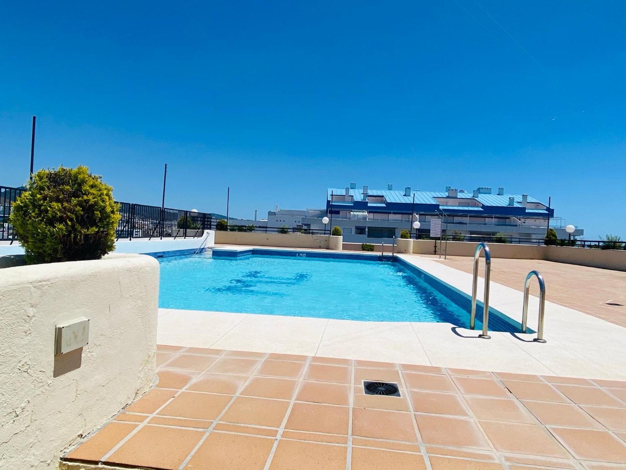 Apartment On The First Line Of The Sea With A View And Free Parking Marbella Exterior foto